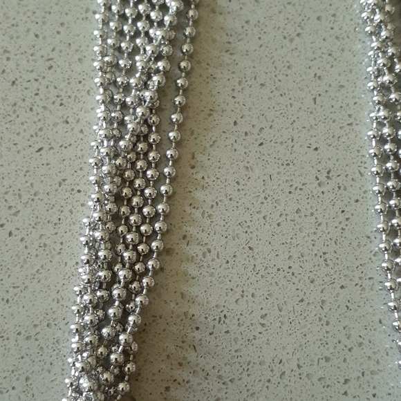 Silver Tone - Pendant Style Necklace - Picture 4 of 6